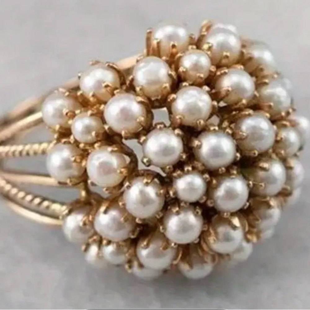 Luxurious Vintage Pearl and Gold Cluster Ring